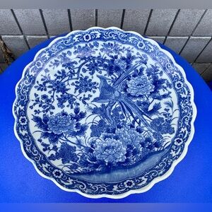 Late 19th Century Antique Chinese Quing Dynasty Scalloped Serving Plate Dish